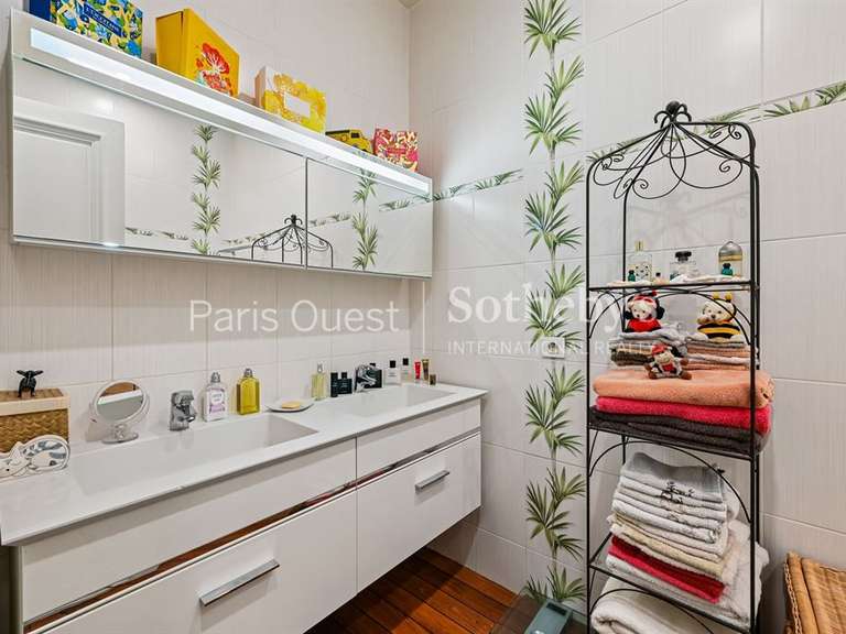 Appartement Paris 16e - 3 chambres - 161m²
