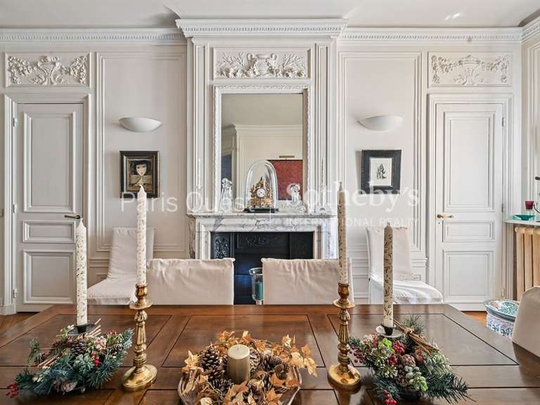 Appartement Paris 16e - 3 chambres - 161m²