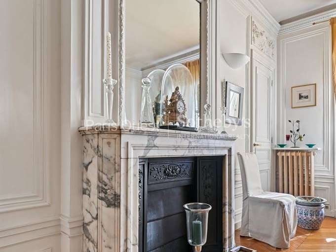 Appartement Paris 16e - 3 chambres - 161m²