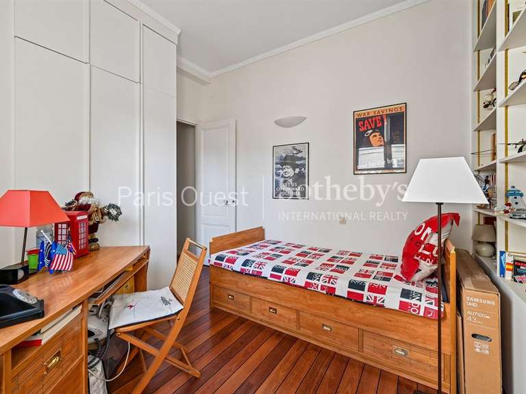 Appartement Paris 16e - 3 chambres - 161m²