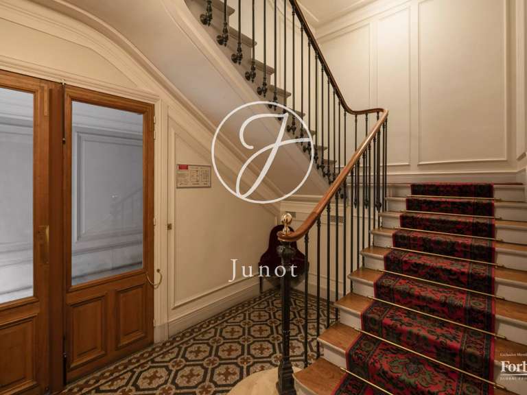 Appartement Paris 16e - 5 chambres - 235m²