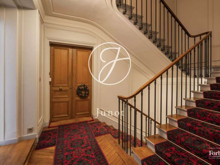 Appartement Paris 16e - 5 chambres - 235m²