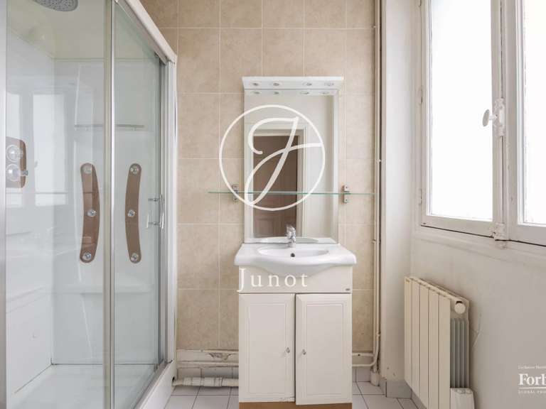 Appartement Paris 16e - 5 chambres - 235m²