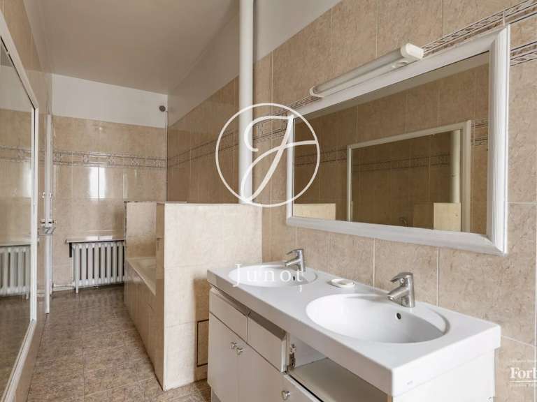 Appartement Paris 16e - 5 chambres - 235m²