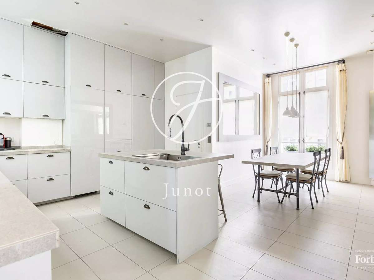 Apartment Paris 16e