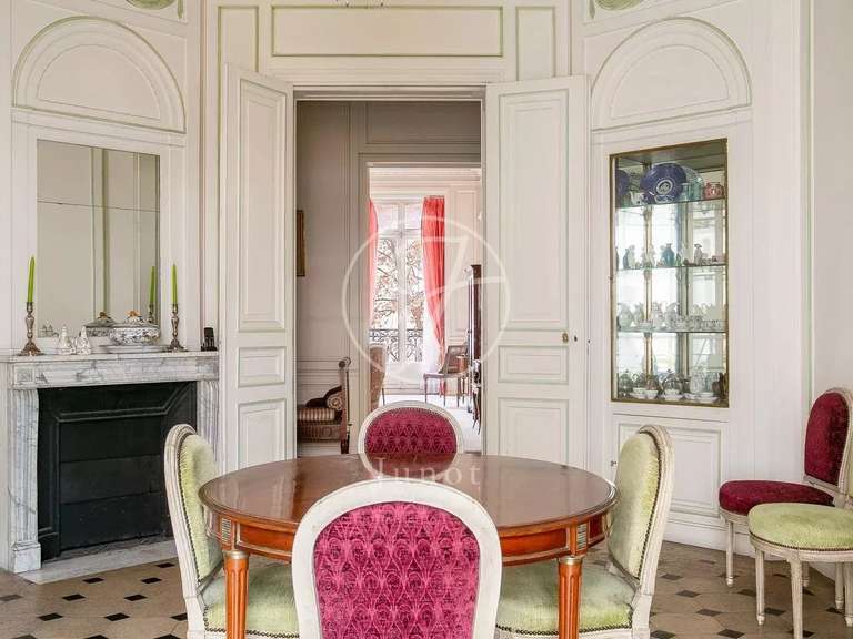 Appartement Paris 16e - 7 chambres - 300m²