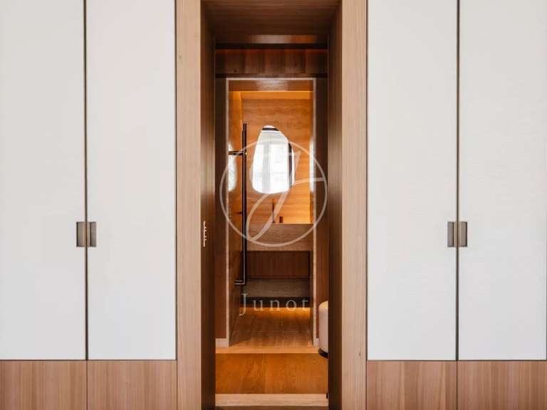 Appartement Paris 16e - 2 chambres - 84m²