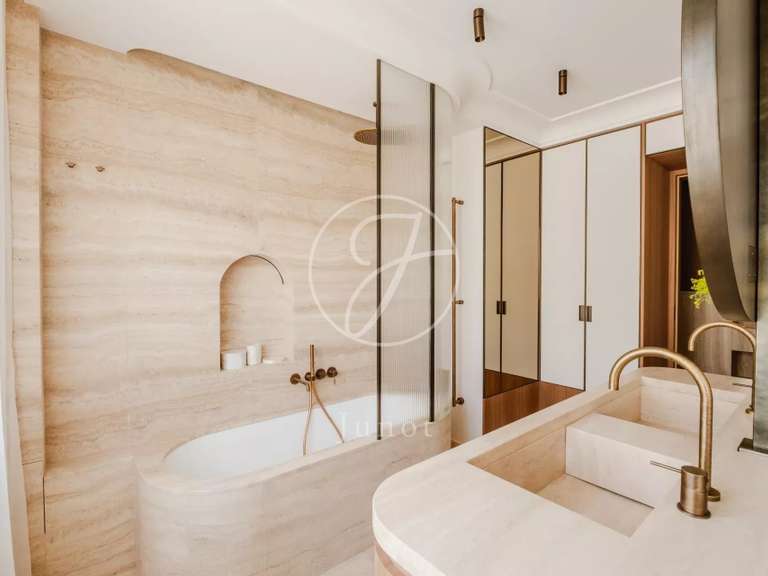 Appartement Paris 16e - 2 chambres - 84m²