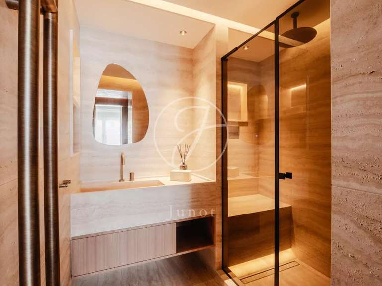 Appartement Paris 16e - 2 chambres - 84m²