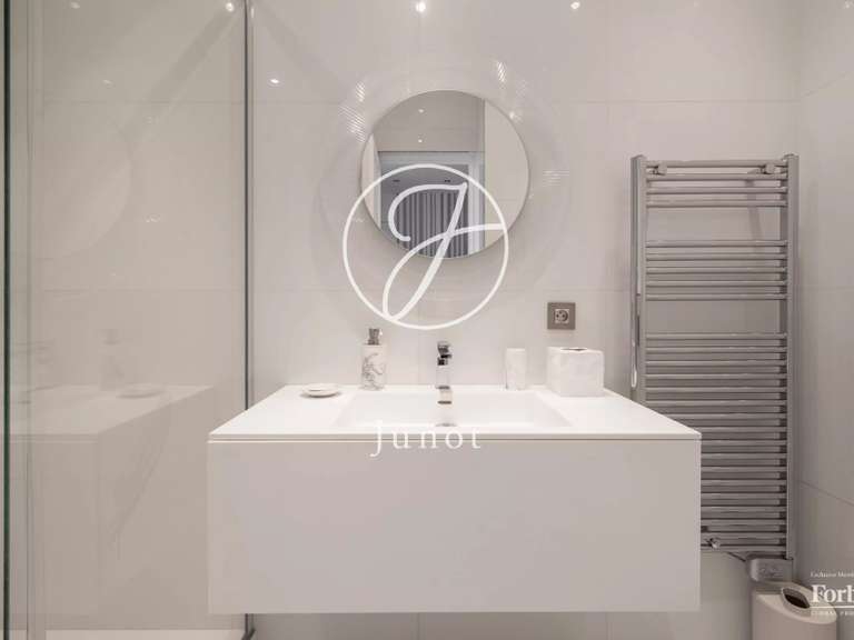 Appartement Paris 16e - 4 chambres - 207m²