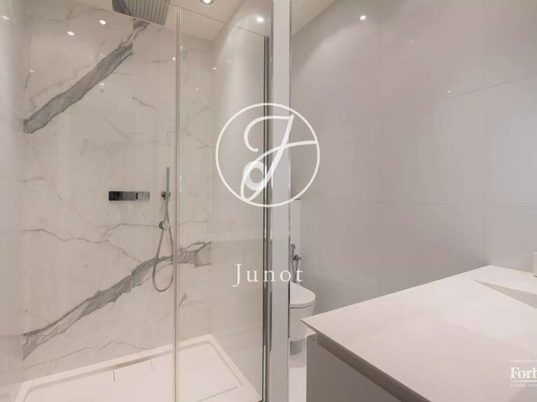 Appartement Paris 16e - 4 chambres - 207m²