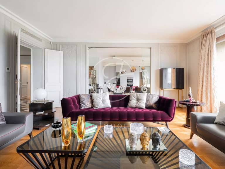 Appartement Paris 16e - 4 chambres - 207m²
