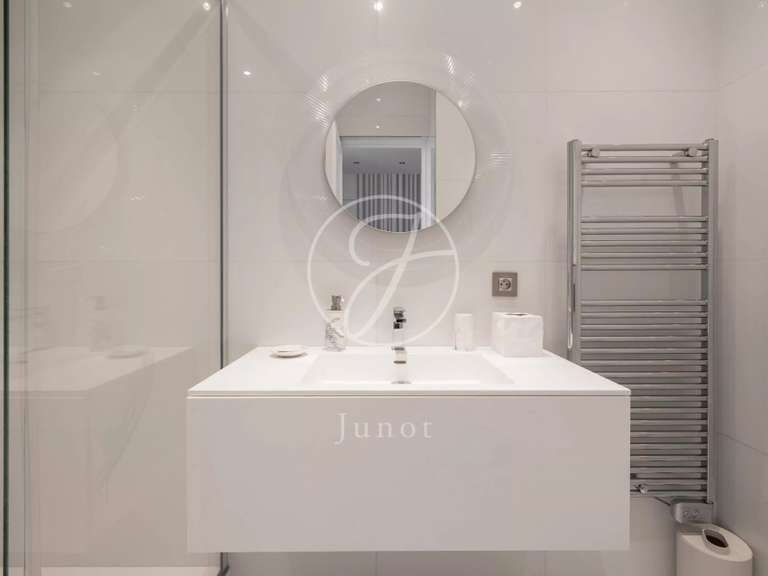 Appartement Paris 16e - 4 chambres - 207m²