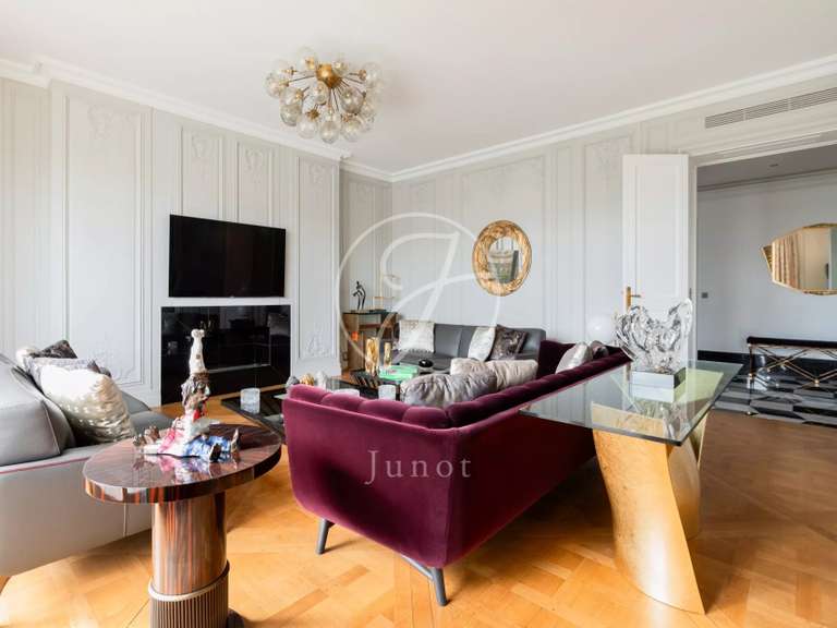 Appartement Paris 16e - 4 chambres - 207m²