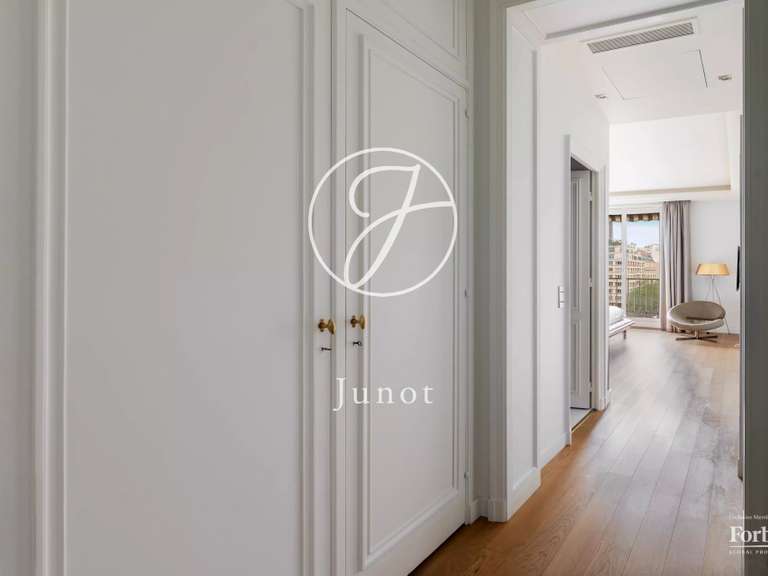 Appartement Paris 16e - 4 chambres - 207m²