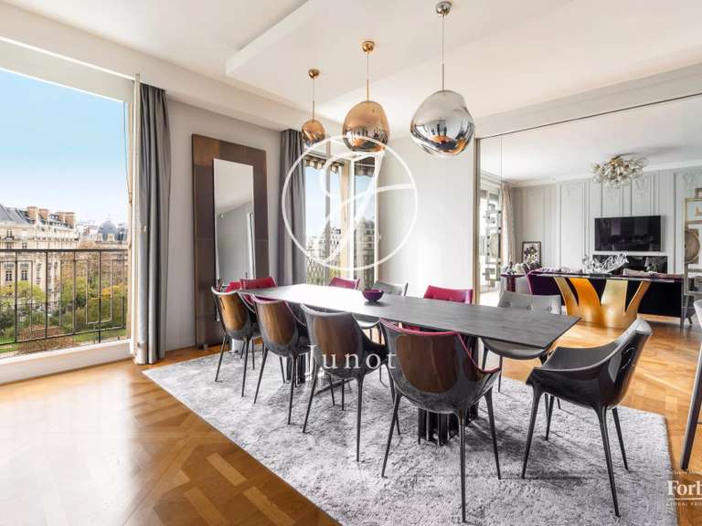 Appartement Paris 16e - 4 chambres - 207m²