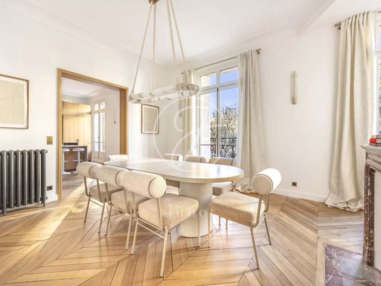 Appartement Paris 16e - 4 chambres - 205m²