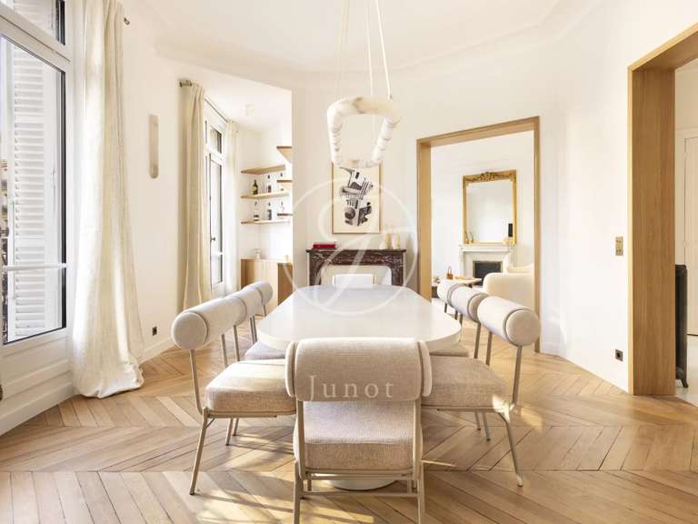 Appartement Paris 16e - 4 chambres - 205m²