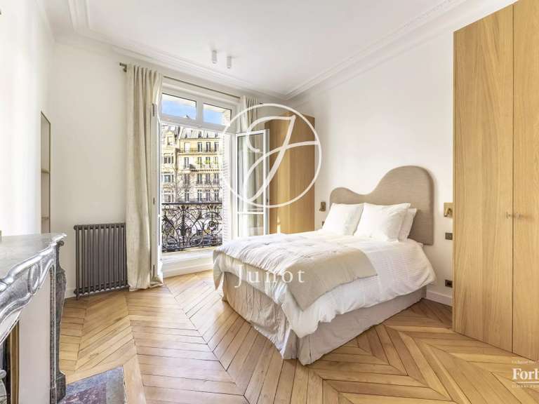 Appartement Paris 16e - 4 chambres - 205m²