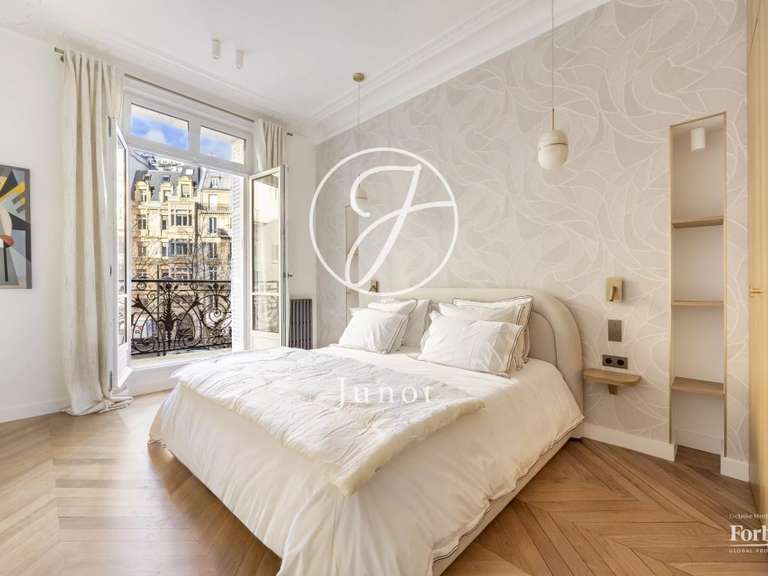 Appartement Paris 16e - 4 chambres - 205m²