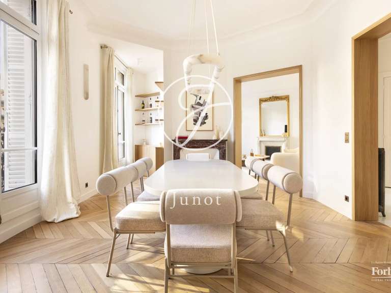 Appartement Paris 16e - 4 chambres - 205m²