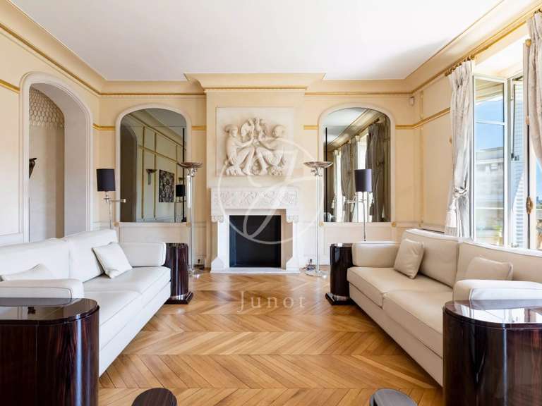 Appartement Paris 16e - 4 chambres - 331m²