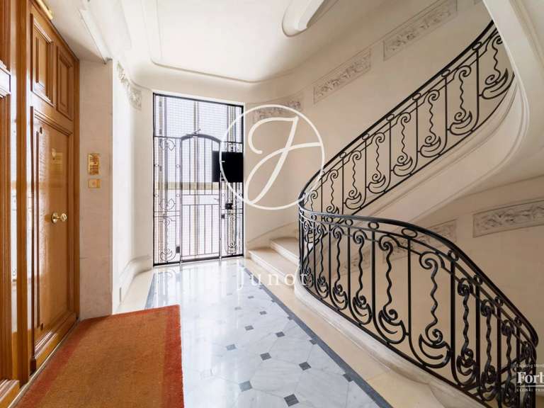 Appartement Paris 16e - 4 chambres - 331m²