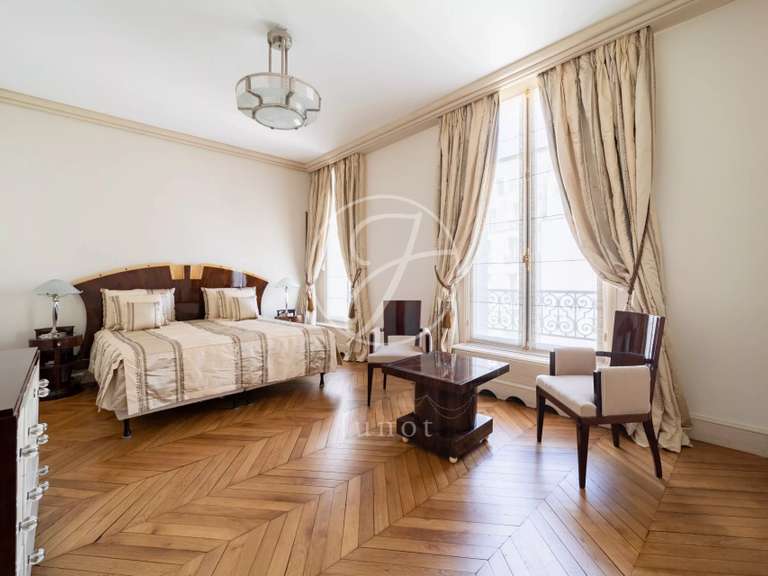 Appartement Paris 16e - 4 chambres - 331m²