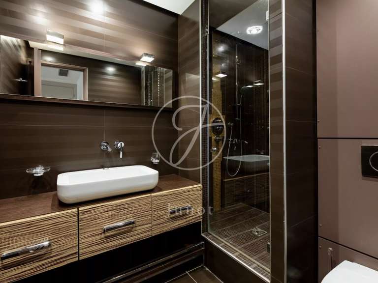 Appartement Paris 16e - 4 chambres - 331m²