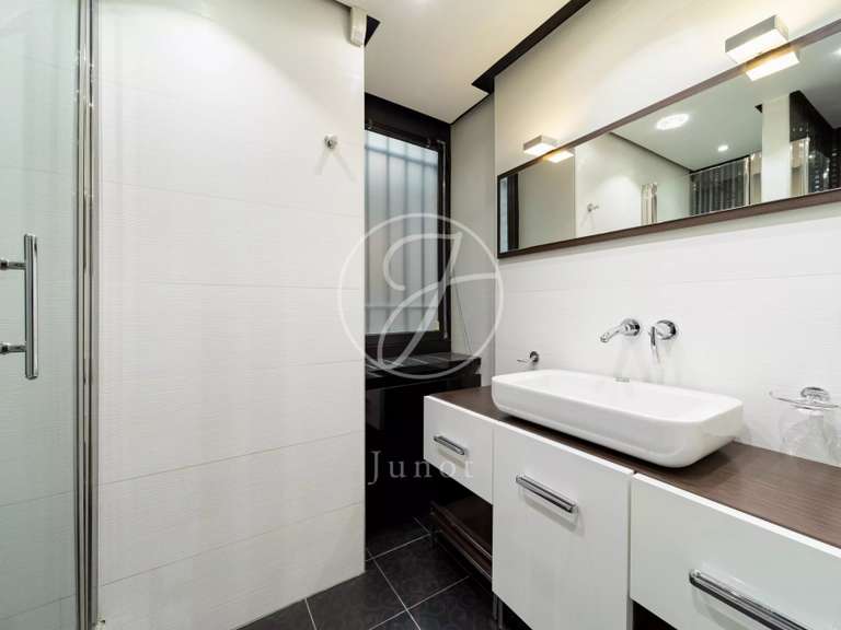 Appartement Paris 16e - 4 chambres - 331m²