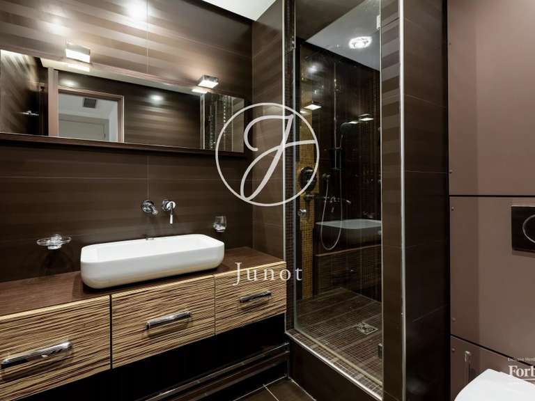 Appartement Paris 16e - 4 chambres - 331m²