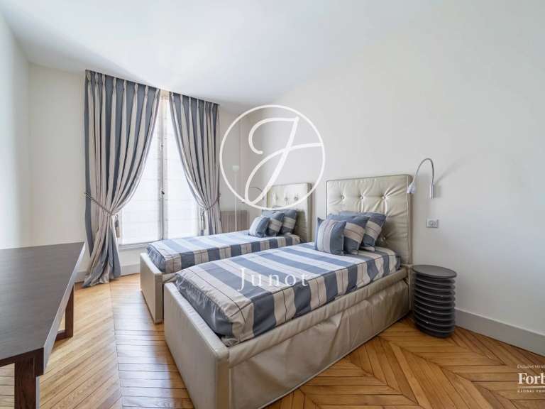 Appartement Paris 16e - 4 chambres - 331m²