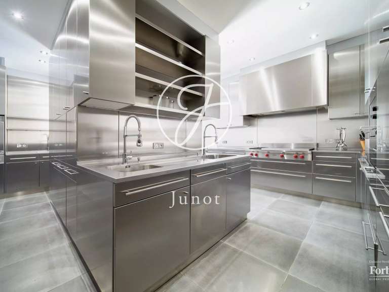 Appartement Paris 16e - 4 chambres - 331m²