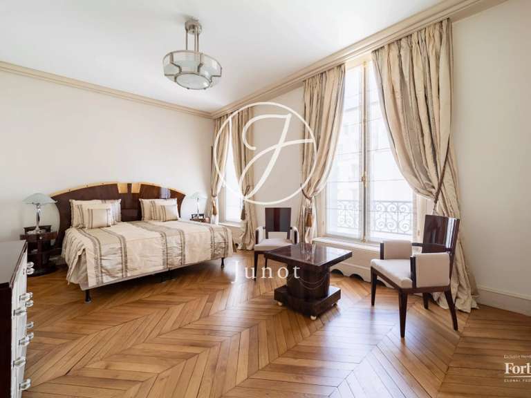 Appartement Paris 16e - 4 chambres - 331m²