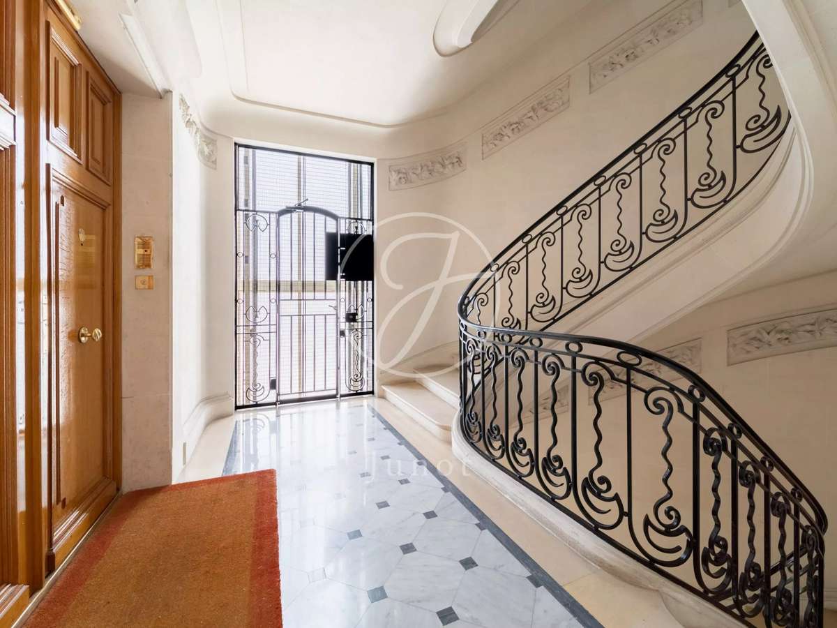 Apartment Paris 16e
