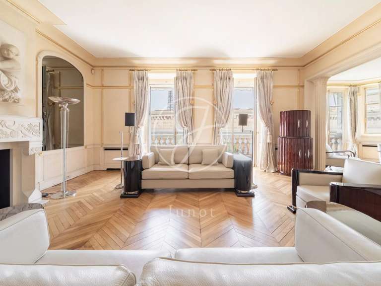 Appartement Paris 16e - 4 chambres - 331m²