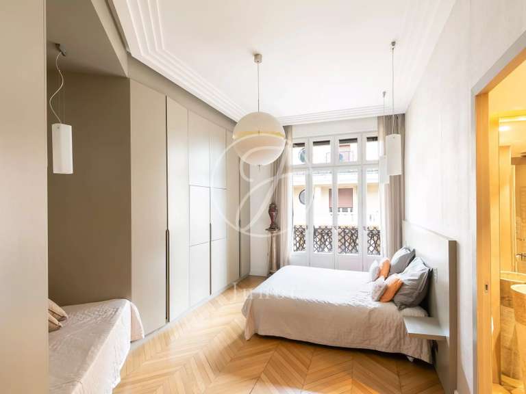 Appartement Paris 16e - 3 chambres - 286m²