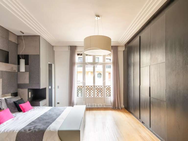 Appartement Paris 16e - 3 chambres - 286m²