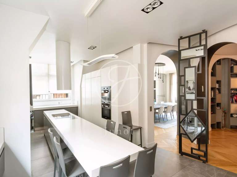Appartement Paris 16e - 3 chambres - 286m²