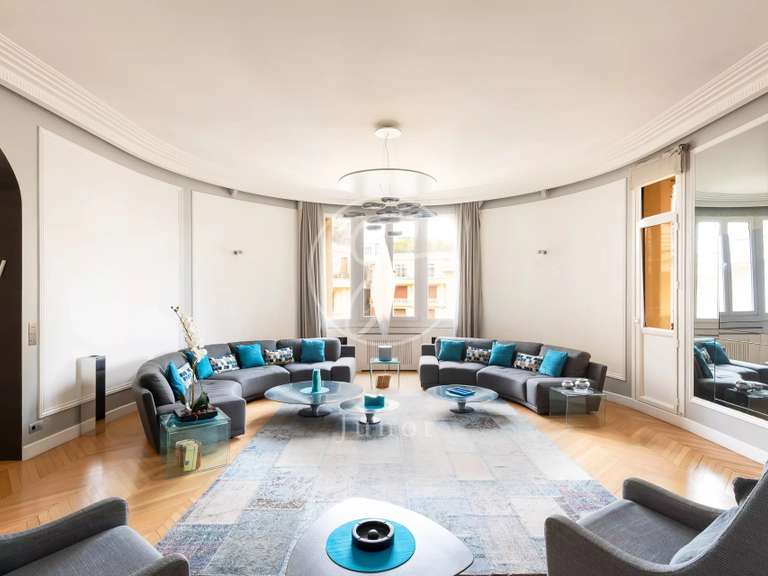Appartement Paris 16e - 3 chambres - 286m²
