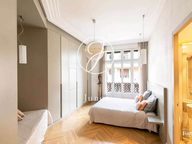 Appartement Paris 16e - 3 chambres - 286m²