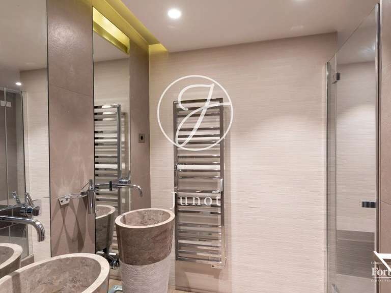 Appartement Paris 16e - 3 chambres - 286m²