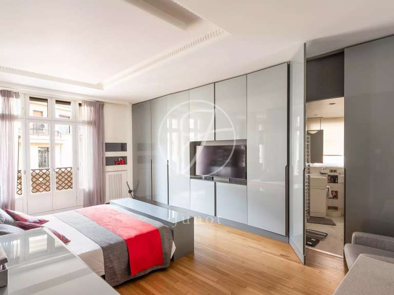 Appartement Paris 16e - 3 chambres - 286m²