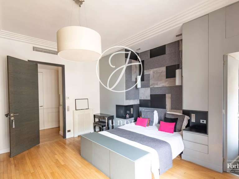 Appartement Paris 16e - 3 chambres - 286m²