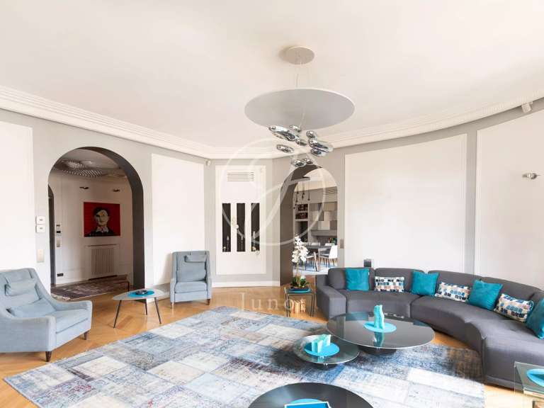 Appartement Paris 16e - 3 chambres - 286m²