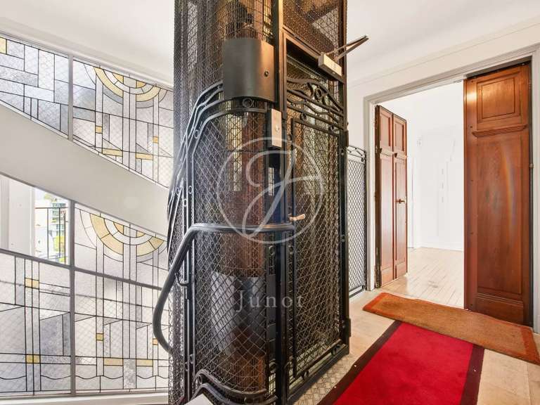 Appartement Paris 16e - 2 chambres - 89m²