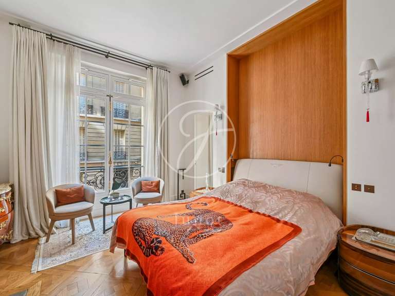 Appartement Paris 16e - 3 chambres - 310m²