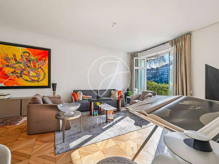 Appartement Paris 16e - 3 chambres - 310m²