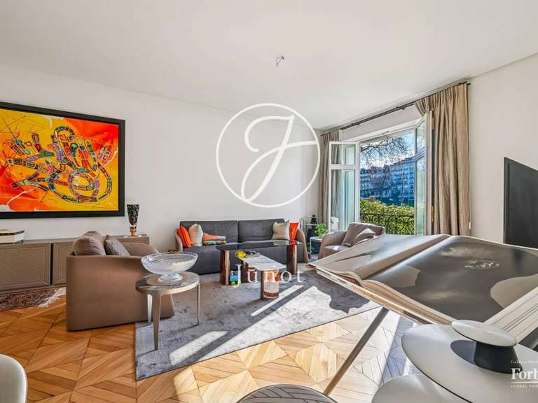 Appartement Paris 16e - 3 chambres - 310m²