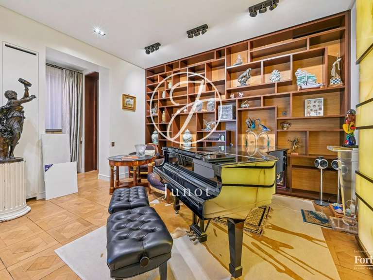 Appartement Paris 16e - 3 chambres - 310m²